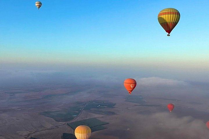 Small-Group Sunrise Balloon Flight over Marrakech with Berber Breakfast (2/12)