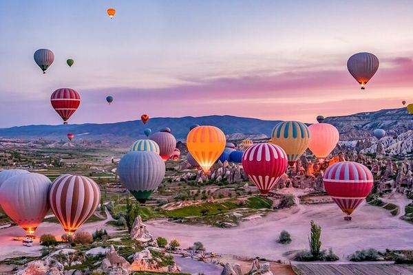 Cappadocia Hot Air Balloon with Breakfast and Champagne