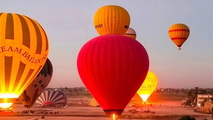 Heißluftballonfahrt bei Sonnenaufgang am Westufer von Luxor mit einem Guide an Bord (4/12)