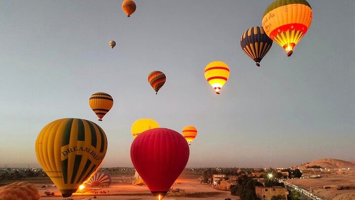 Heißluftballonfahrt bei Sonnenaufgang am Westufer von Luxor mit einem Guide an Bord (3/12)