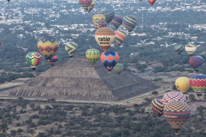 Teotihuacan Balloon Flight with Private Transport & Pyramids Tour