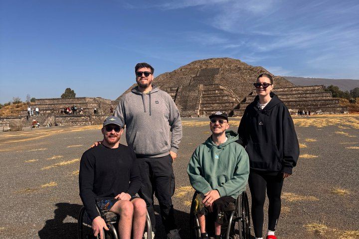 Teotihuacan Balloon Flight with Private Transport & Pyramids Tour
