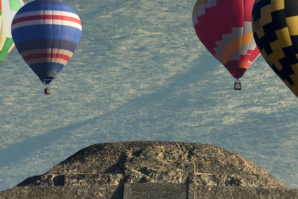 Hot Air Balloon Ride Over Teotihuacan from Mexico City