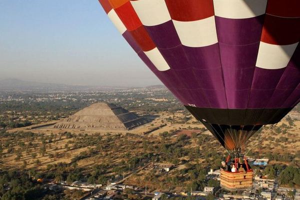 Teotihuacan Balloon Ride and Full Day Tour by Bike or on Foot