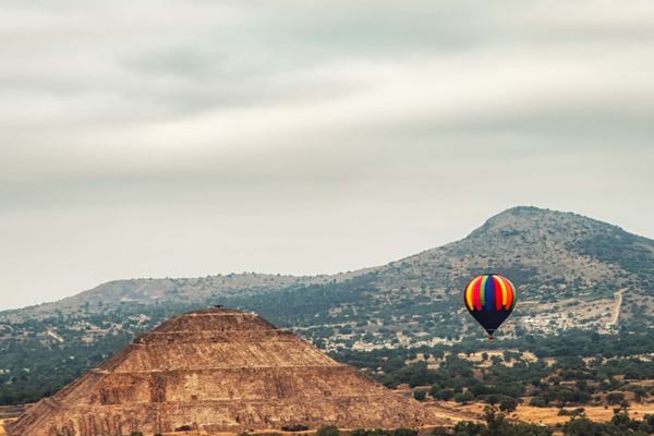 Teotihuacan Private Hot Air Balloon Flight from Mexico City