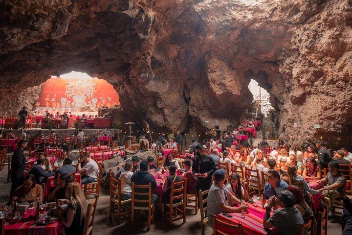 The cave in Teotihuacan