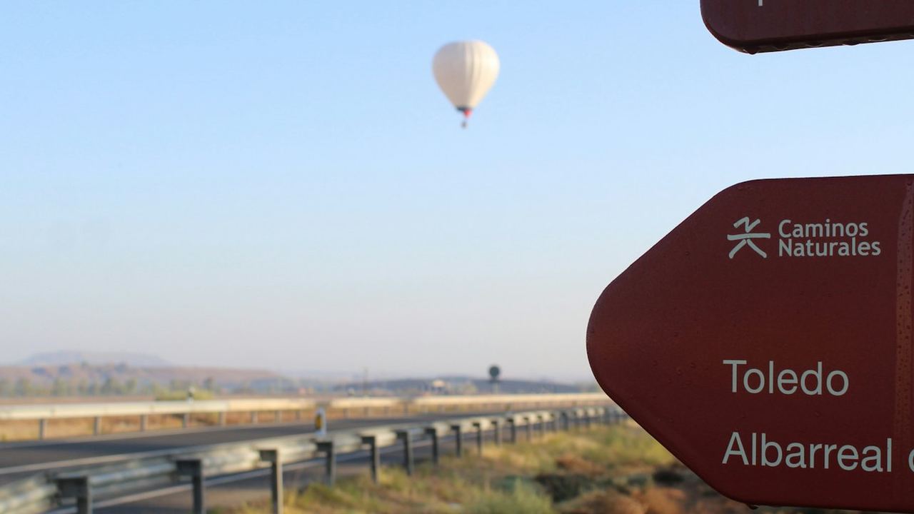 Toledo: Hot Air Balloon Flight, Breakfast and Cava Included