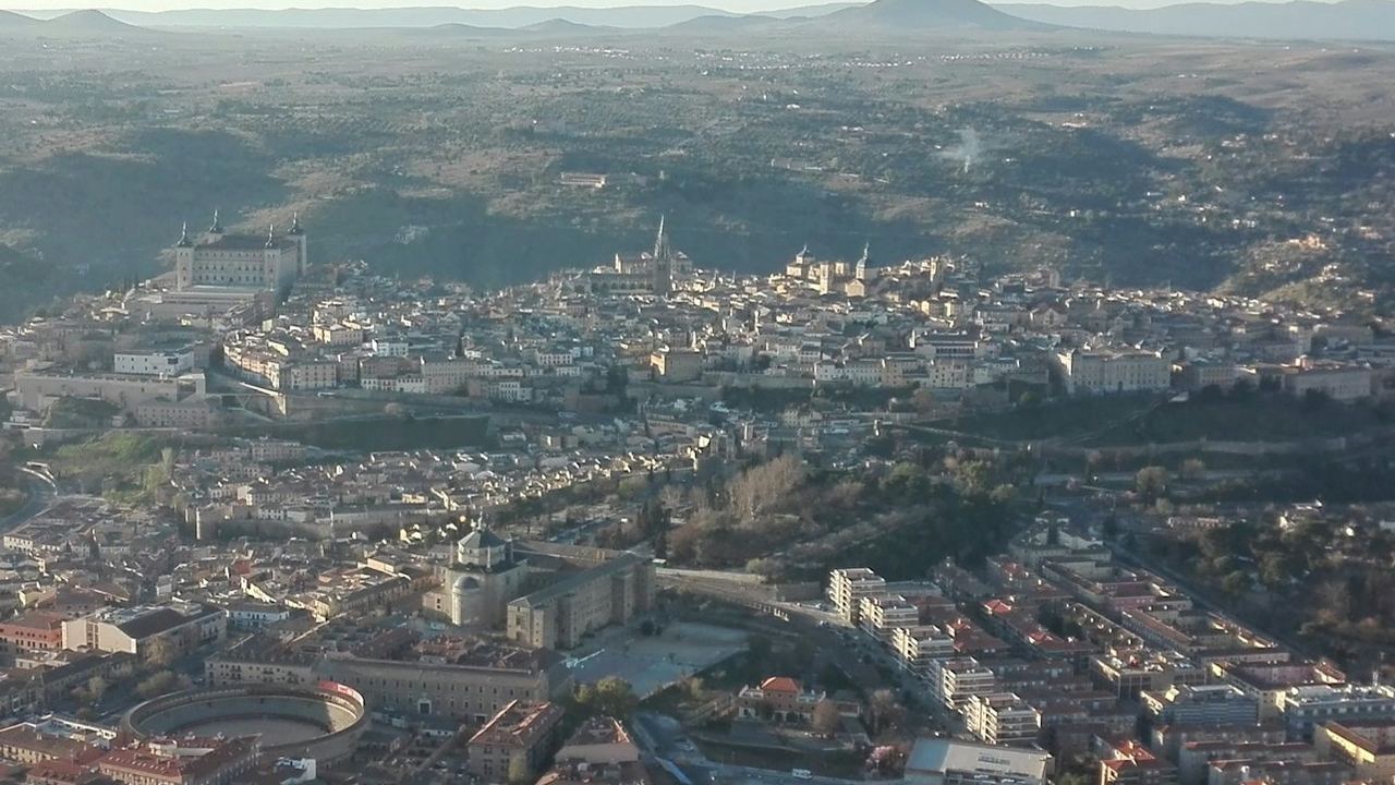 Toledo: Hot Air Balloon Flight, Breakfast and Cava Included