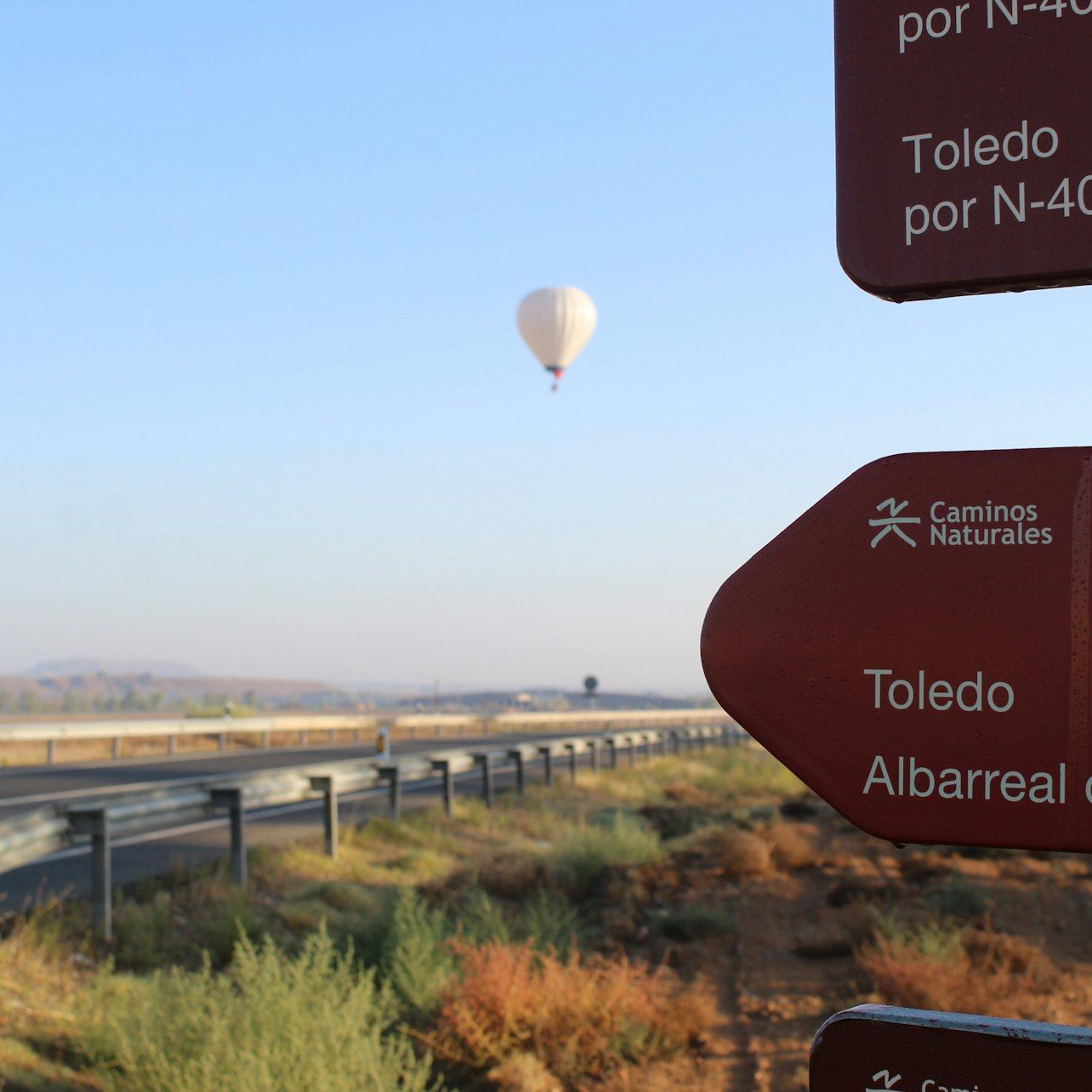 Toledo: Hot Air Balloon Flight, Breakfast and Cava Included