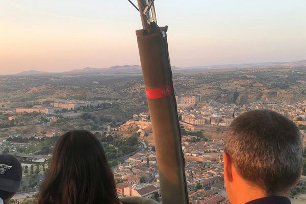 Toledo: Hot Air Balloon Flight, Breakfast and Cava Included