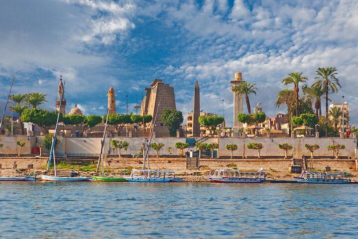 Tour with Balloon Ride and Visit West Bank Temples in Luxor