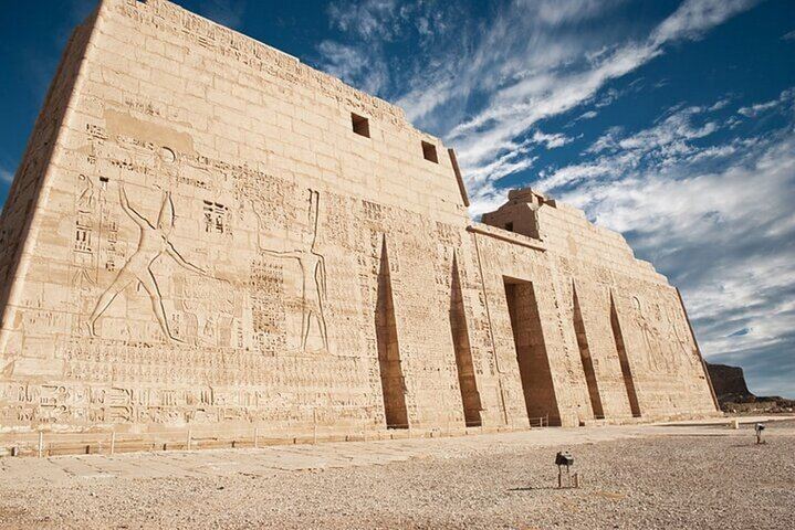 Tour with Balloon Ride and Visit West Bank Temples in Luxor