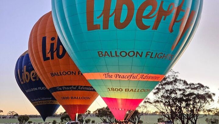 Yarra Valley Balloon Flight + Breakfast & Melbourne Pickup