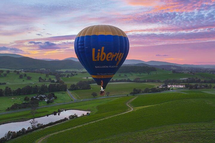 Yarra Valley Balloon Flight + Breakfast & Melbourne Pickup