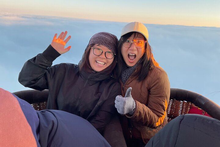 Yarra Valley Balloon Flight + Breakfast & Melbourne Pickup