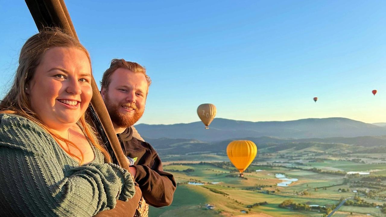 Yarra Valley Morning Hot Air Balloon Flight with Transfer