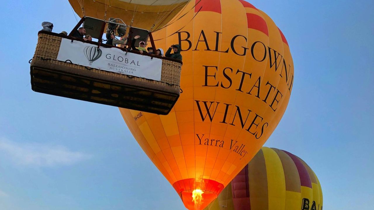Yarra Valley Morning Hot Air Balloon Flight with Transfer