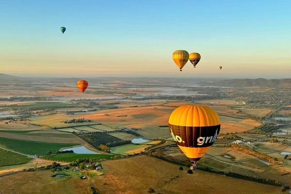 Vuelo en globo al amanecer sobre los viñedos de Yarra Valley, con fotos tomadas con GoPro
